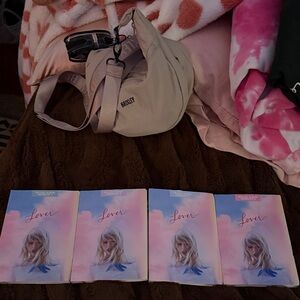 Taylor Swift lover Deluxe Albums Versions 1-4